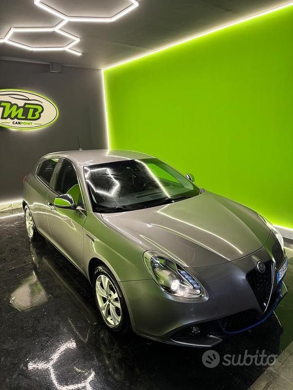 Usata Alfa Romeo Giulietta Exclusive 105 CV (77 kW) 2014 Grigio Utilitaria