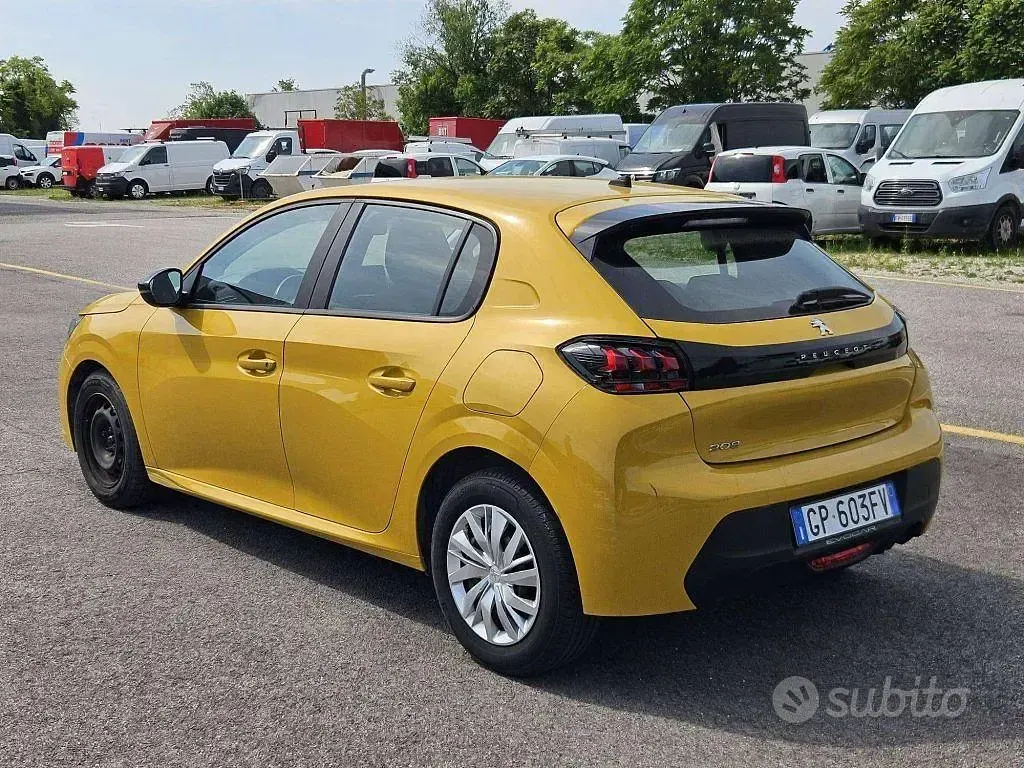 Usata Peugeot 208 Active 75 CV (55 kW) 2023 Giallo Utilitaria