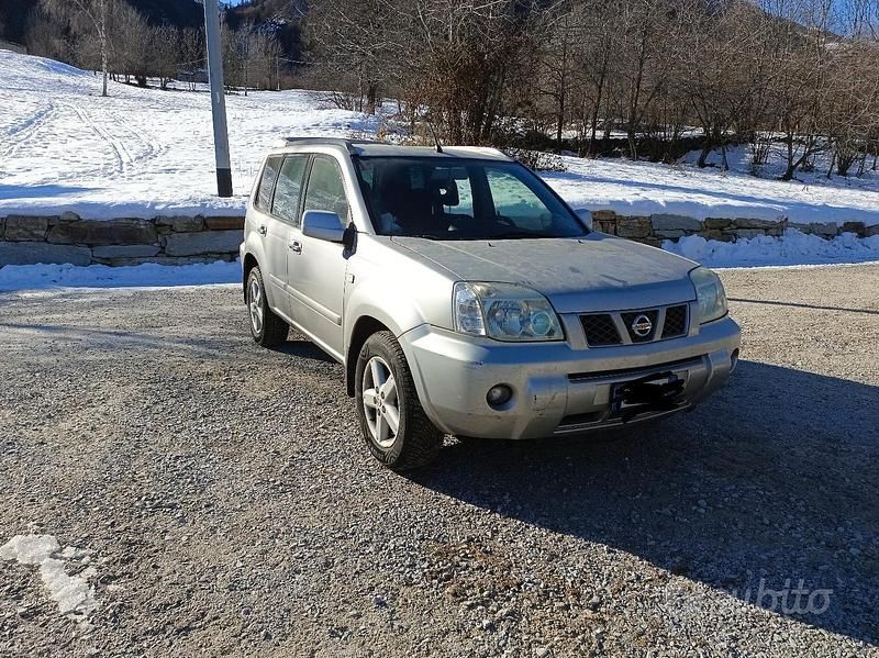 Usata Nissan X-Trail 136 CV (100 kW) 2004 Grigio SUV