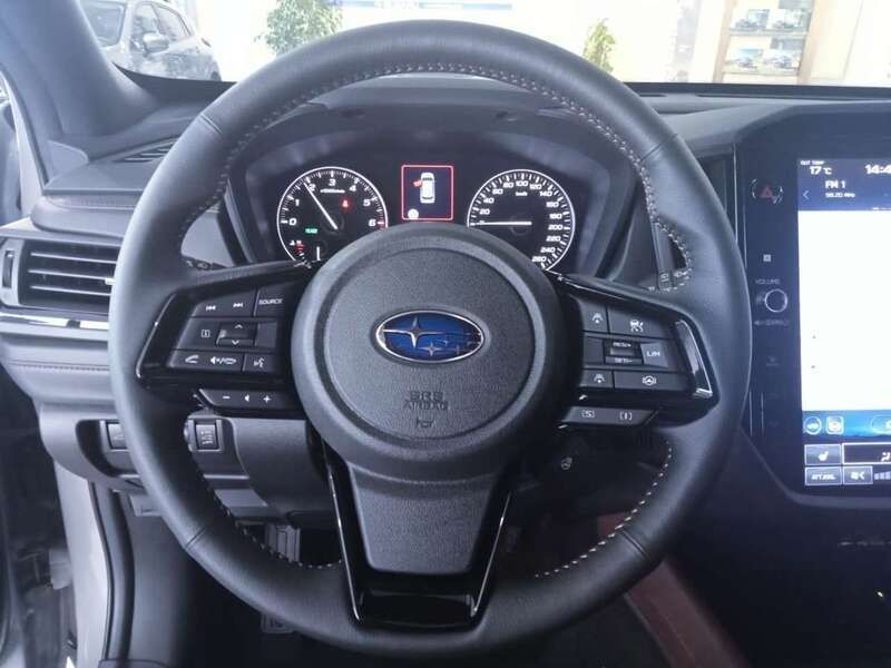 Usata Subaru Forester Premium 136 CV (100 kW) 2024 Grigio SUV