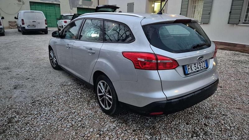 Usata Ford Focus ST-Line 120 CV (88 kW) 2017 Grigio Station wagon