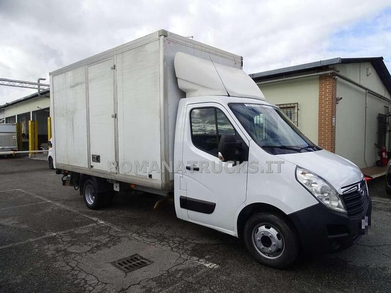 Bianco pastello Usata 2018 Opel Movano Furgone | 15.900 € (Cara) - Immagine 1/4