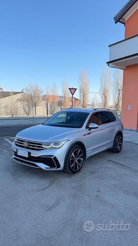 Usata VW Tiguan R-line 150 CV (110 kW) 2023 Grigio SUV