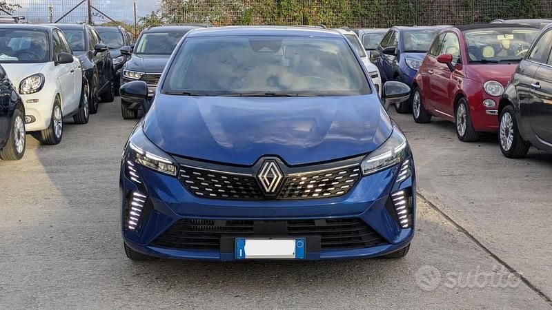 Usata Renault Clio V Techno 90 CV (66 kW) 2024 Blu Berlina
