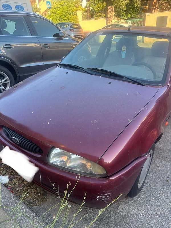 Rosso Usata 1998 Ford Fiesta Due volumi | 600 € (Ottimo prezzo) - Immagine 1/2