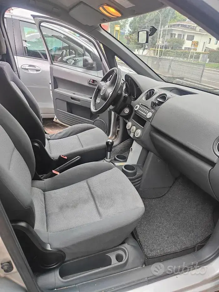 Usata Mitsubishi Colt 75 CV (55 kW) 2006 Berlina