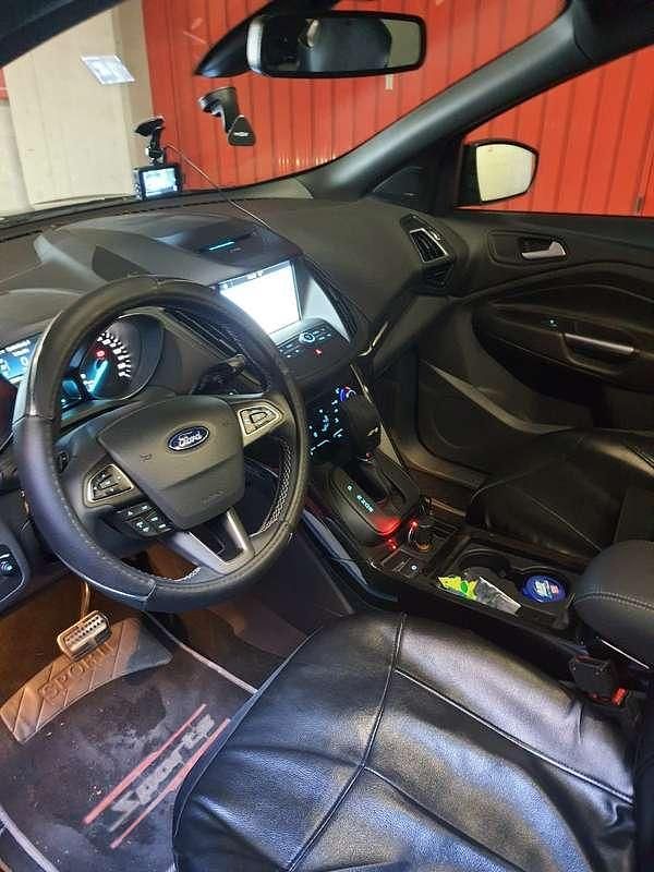 Usata Ford Kuga ST-Line 120 CV (88 kW) 2017 Nero SUV