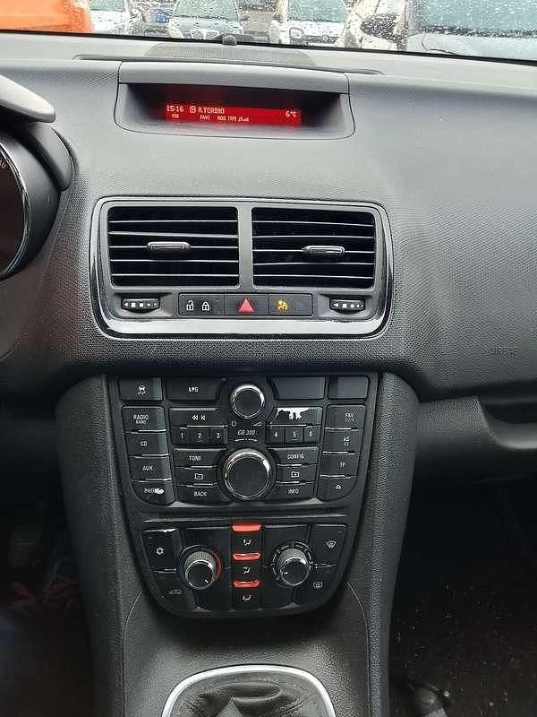 Usata Opel Meriva 120 CV (88 kW) 2014 Monovolume