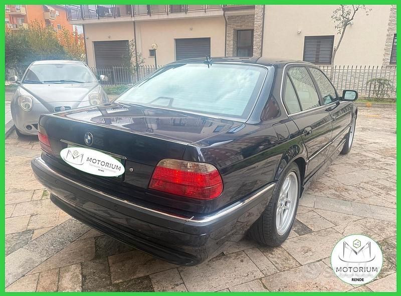 Usata BMW 730 Comfort Edition 194 CV (142 kW) 2000 Blu Berlina