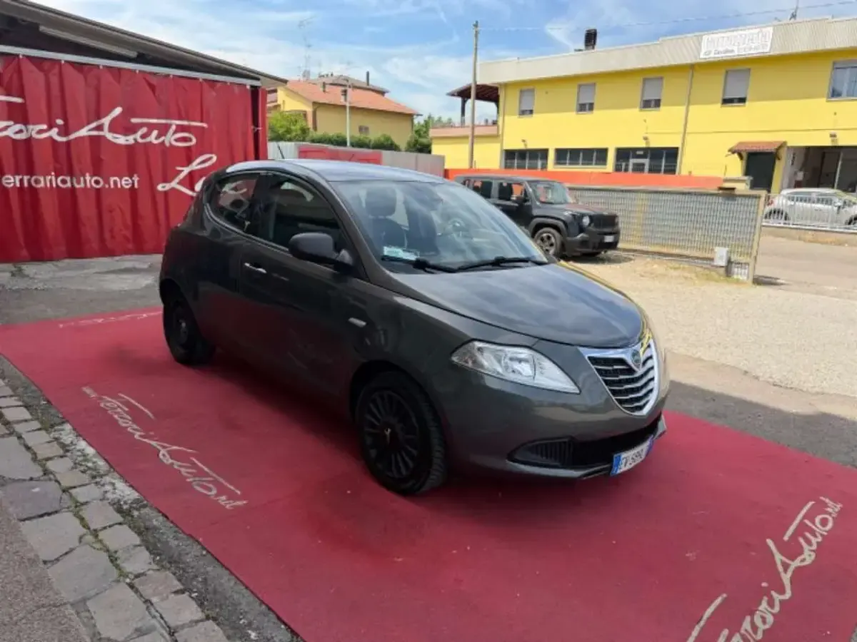 Usata Lancia Ypsilon S 69 CV (50 kW) 2014 Grigio Utilitaria
