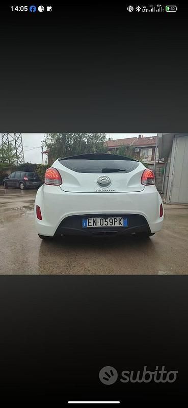 Usata Hyundai Veloster 140 CV (102 kW) 2012 Bianco Utilitaria