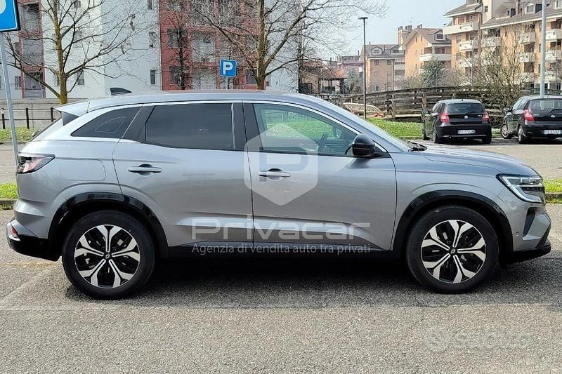 Usata Renault Austral Equilibre 131 CV (96 kW) 2023 Grigio SUV