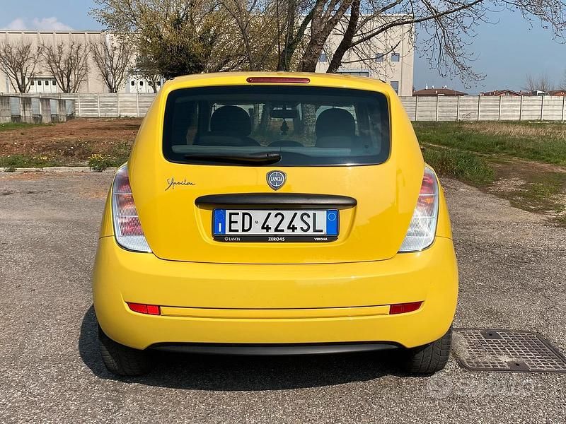 Usata Lancia Ypsilon 60 CV (44 kW) 2010 Giallo Utilitaria