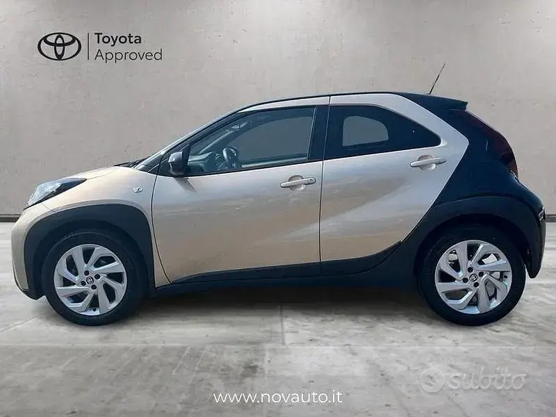 Usata Toyota Aygo X Trend 72 CV (52 kW) 2022 Nero SUV