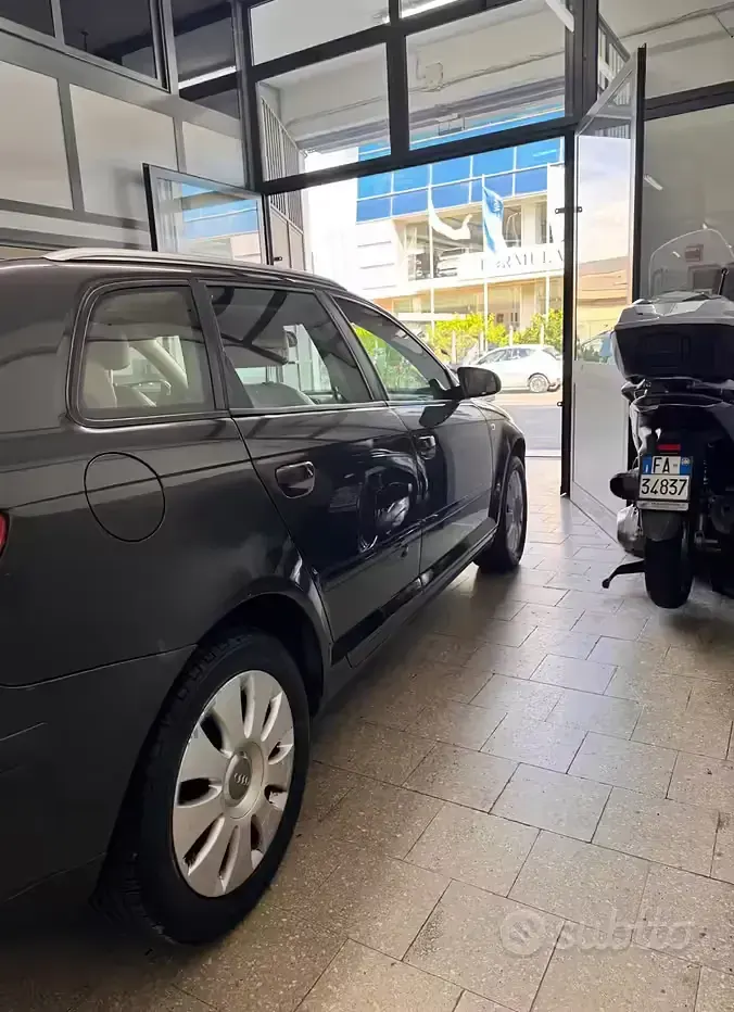 Usata Audi A3 Ambition 140 CV (102 kW) 2006 Bluazzurro Utilitaria