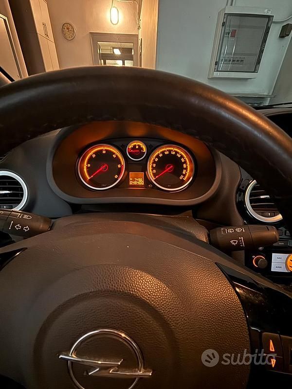 Usata Opel Corsa 125 CV (91 kW) 2008 Grigio Utilitaria