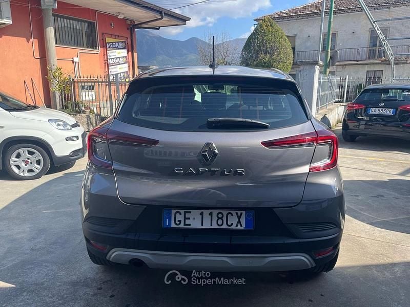 Usata Renault Captur Business 116 CV (85 kW) 2021 Gray SUV