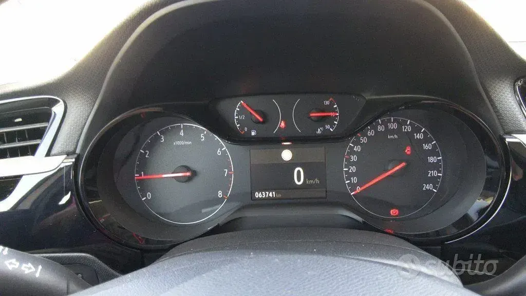 Usata Opel Corsa Edition 75 CV (55 kW) 2022 Bianco pastello Utilitaria