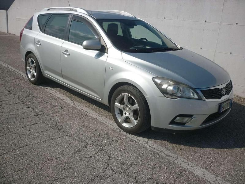 Usata Kia Ceed EX 116 CV (85 kW) 2010 Argento Utilitaria