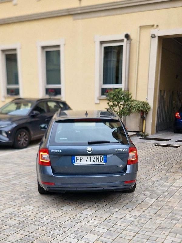 Usata Skoda Octavia 110 CV (80 kW) 2018 Grigio Station wagon