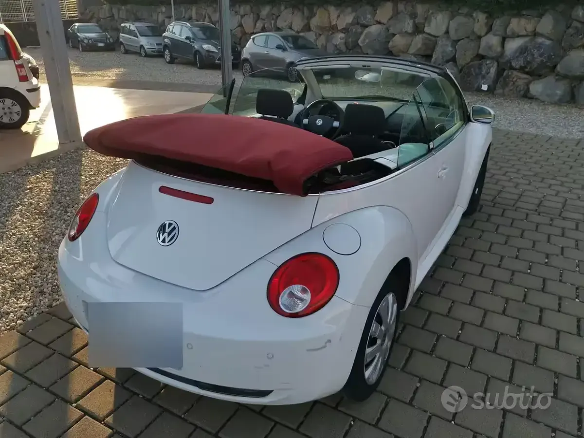 Usata VW New Beetle 75 CV (55 kW) 2010 Bianco Utilitaria