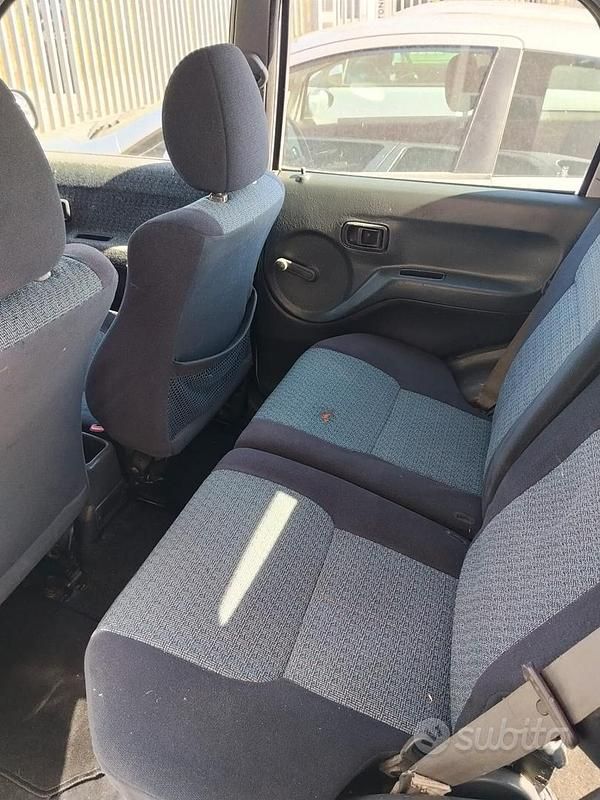 Usata Daihatsu Terios 86 CV (63 kW) 2002 Grigio SUV