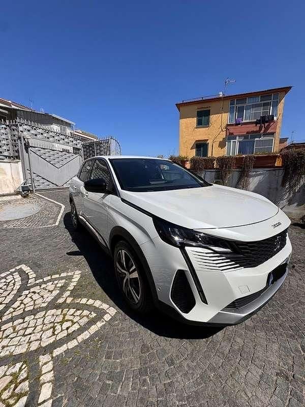 Usata Peugeot 3008 131 CV (96 kW) 2022 SUV
