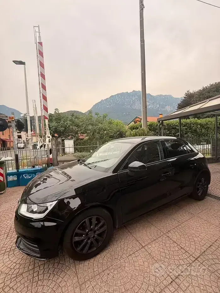 Usata Audi A1 Sportback 90 CV (66 kW) 2017 Nero Utilitaria