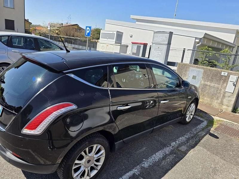 Usata Lancia Delta 120 CV (88 kW) 2008 Utilitaria