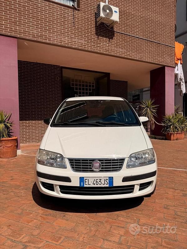 Usata Fiat Idea Active 95 CV (69 kW) 2012 Bianco Monovolume