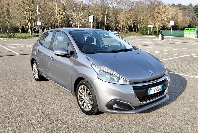 Usata Peugeot 208 83 CV (61 kW) 2019 Grigio Utilitaria