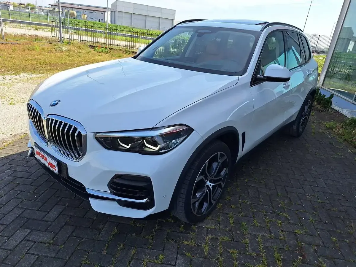 Usata BMW X5 Comfort Edition 231 CV (169 kW) 2022 Alpine white SUV