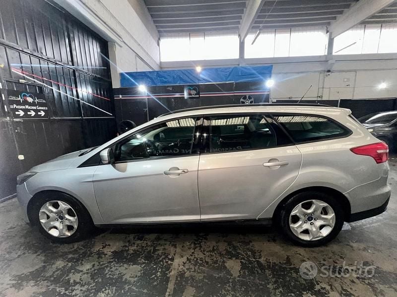 Usata Ford Focus 120 CV (88 kW) 2017 Grigio Station wagon