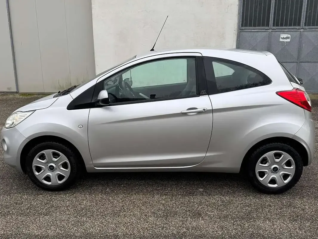 Usata Ford Ka Titanium 75 CV (55 kW) 2009 Grigio Utilitaria