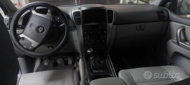 Usata Kia Sorento 140 CV (102 kW) 2006 Grigio SUV