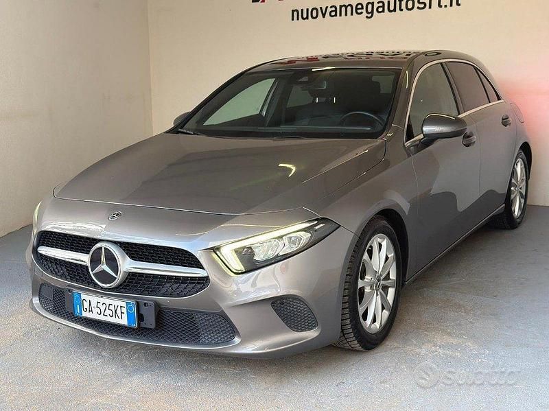 Usata Mercedes A180 116 CV (85 kW) 2020 Grigio Berlina