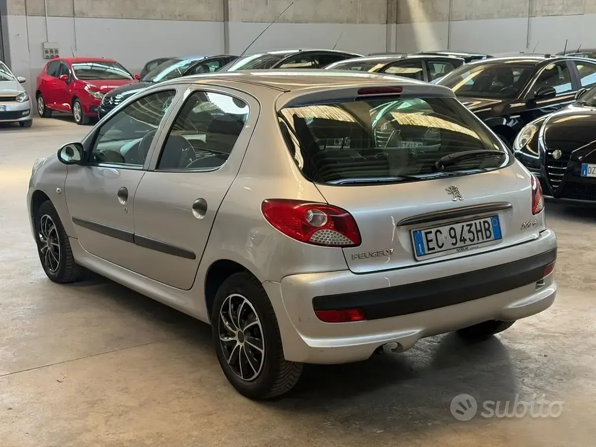 Usata Peugeot 206 60 CV (44 kW) 2010 Grigio Berlina
