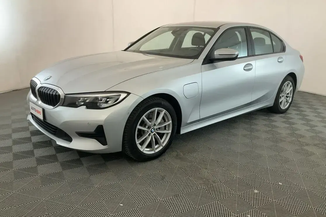Usata BMW 330e Advantage 252 CV (185 kW) 2021 Berlina