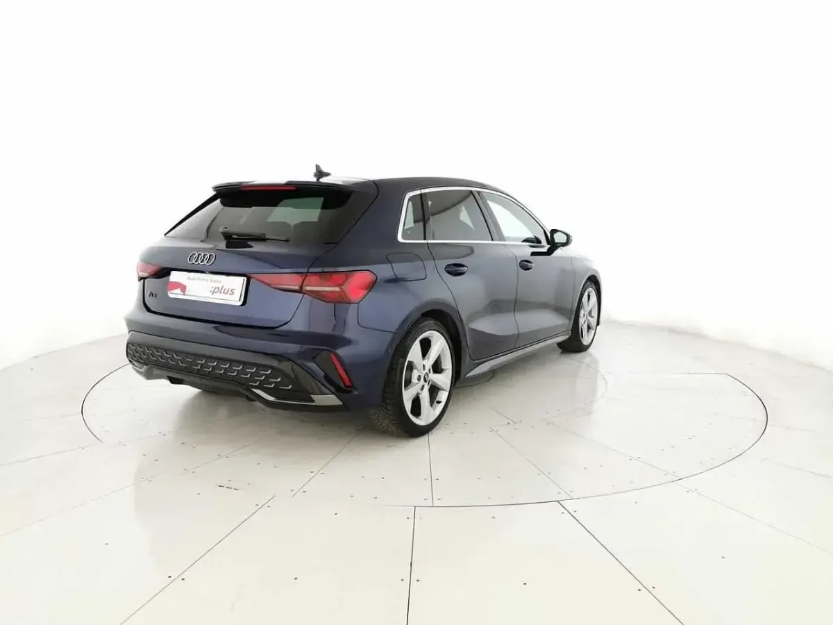 Usata Audi A3 S-Line 150 CV (110 kW) 2024 Blu Berlina