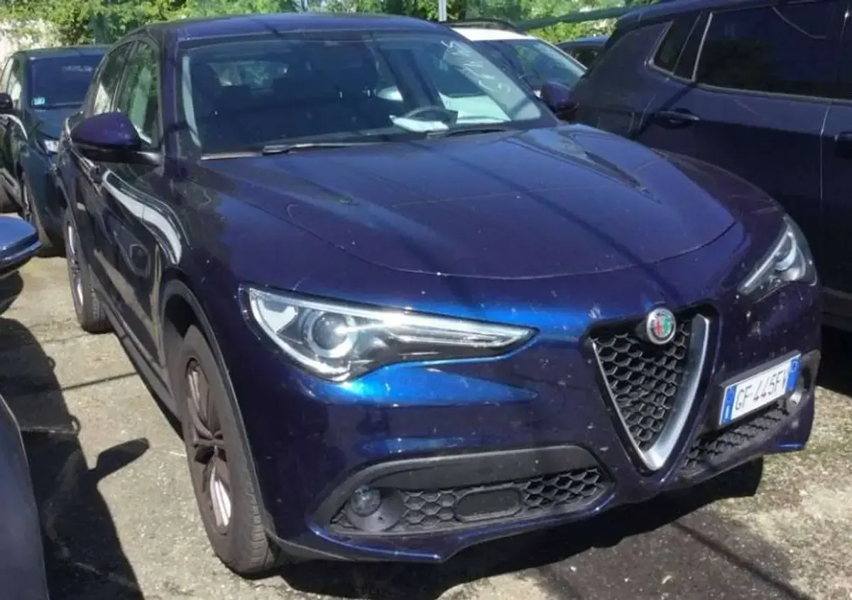 Usata Alfa Romeo Stelvio Business 190 CV (139 kW) 2021 Blu/azzurro SUV