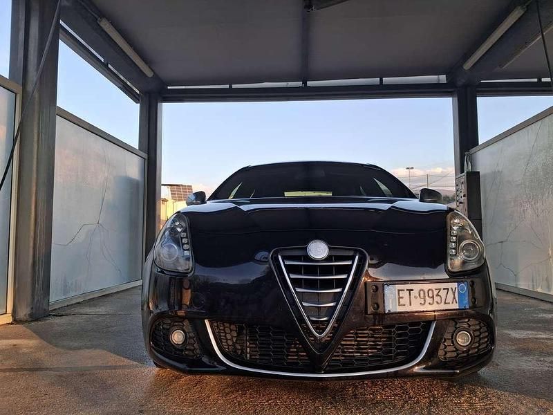 Usata Alfa Romeo Giulietta Exclusive 140 CV (102 kW) 2013 Nero Utilitaria