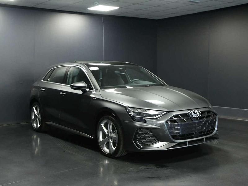 Neu Audi A3 S-Line 150 PS (110 kW) 2025 Grau Limousine