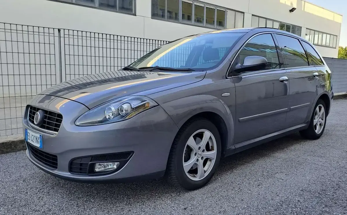Usata Fiat Croma Dynamic 150 CV (110 kW) 2010 Grigio Station wagon