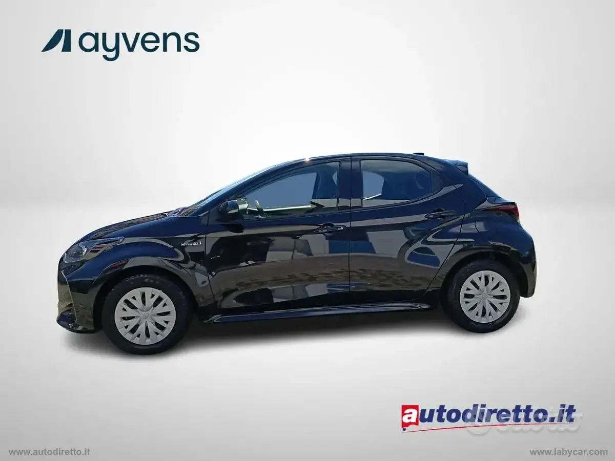 Usata Toyota Yaris Hybrid Business Edition 92 CV (67 kW) 2021 Nero Berlina