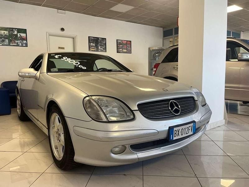 Usata Mercedes SLK200 163 CV (119 kW) 2001 Argento Cabrio