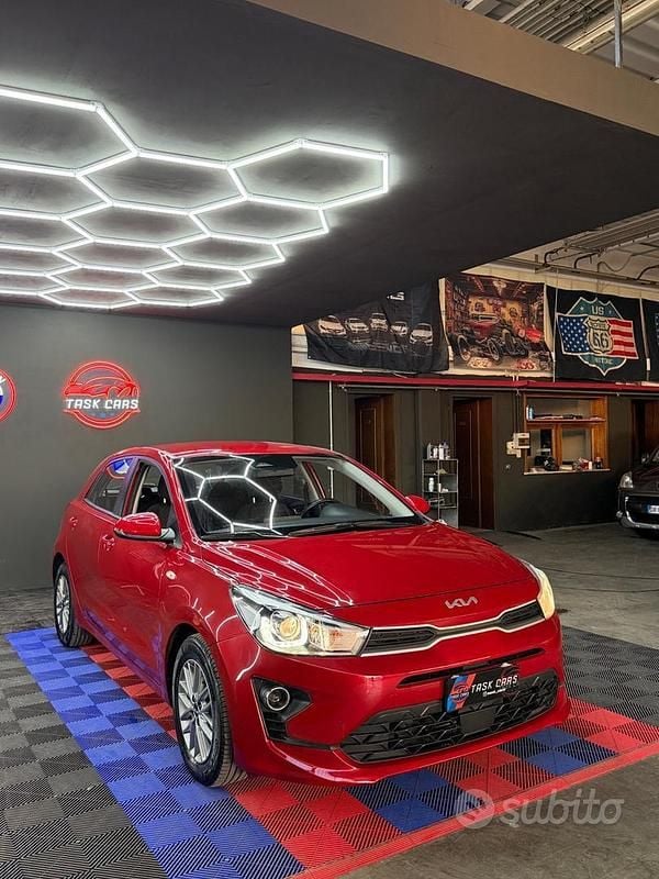 Usata Kia Rio Style 84 CV (61 kW) 2022 Rosso Berlina