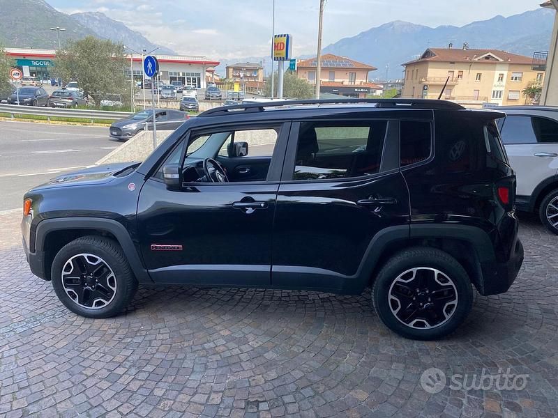 Usata Jeep Renegade Trailhawk 170 CV (125 kW) 2016 Nero SUV