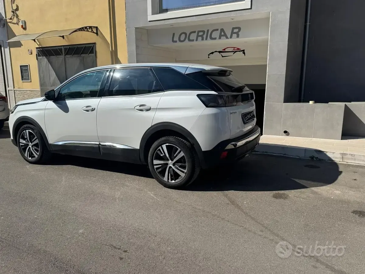 Usata Peugeot 3008 Allure 131 CV (96 kW) 2022 Bianco SUV