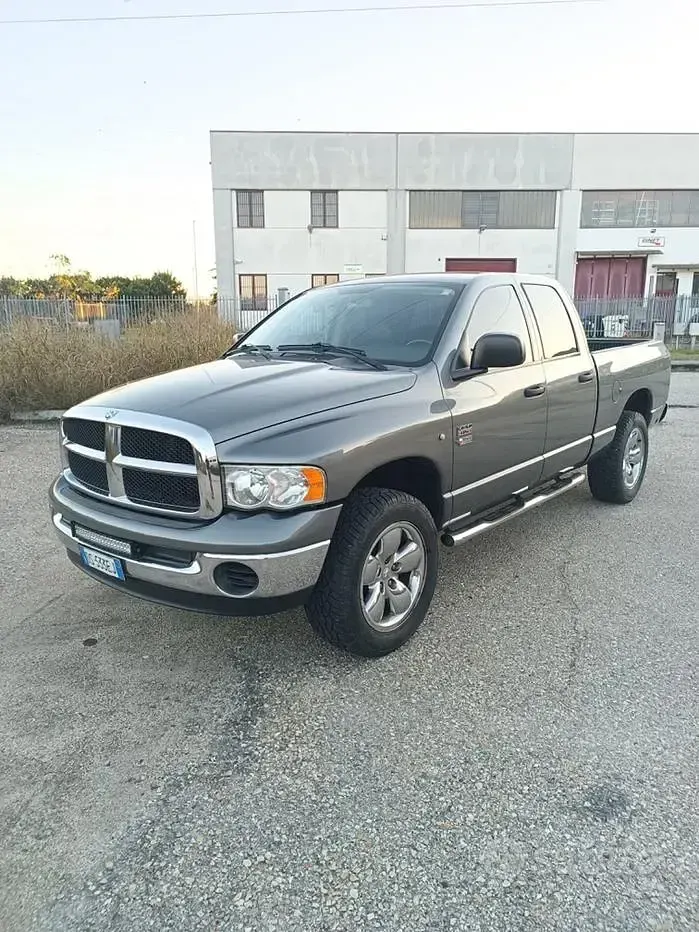 Usata Dodge Ram 345 CV (253 kW) 2005 Grigio Pick-up