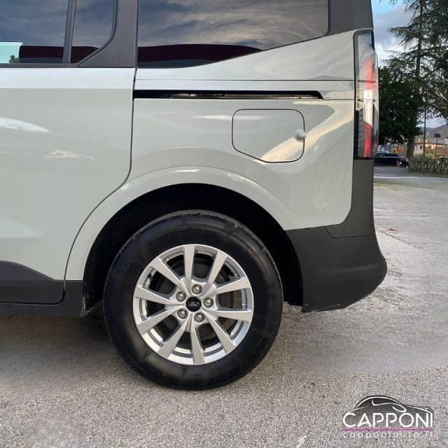 Usata Ford Tourneo Courier 125 CV (91 kW) 2024 Grigio Monovolume